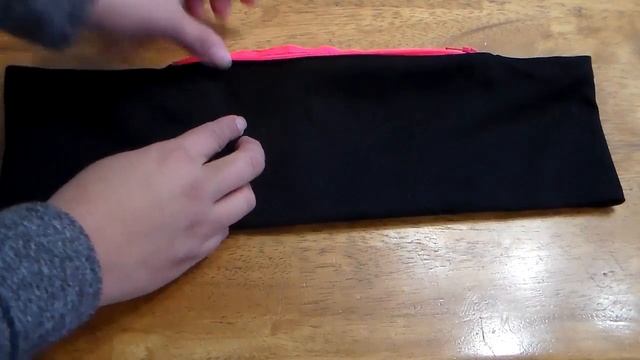 The Flat Fanny- Take Your IPHONE on the Go! смотреть онлайн