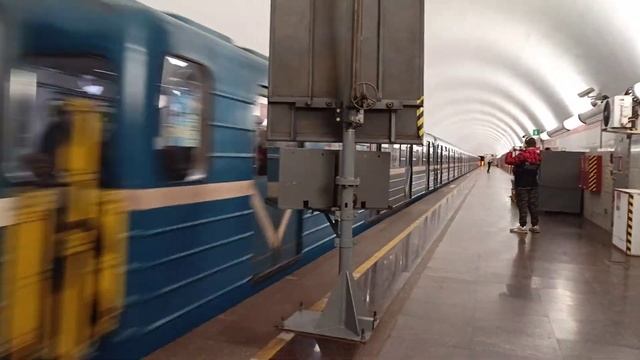 Отправление ЕМА с Старыми Шрифтами на Станции Площадь Ленина смотреть онлайн