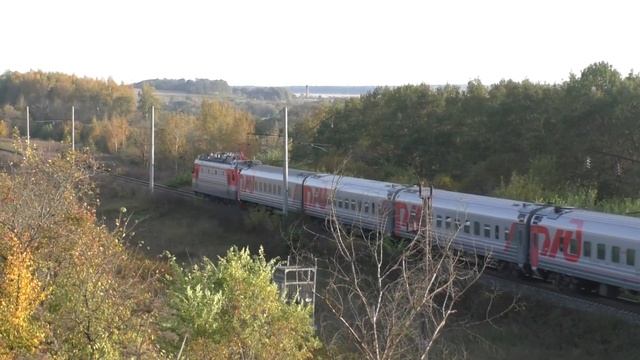 Электровоз ЭП1М-733 с пассажирским поездом №001И Москва — Волгоград, 29 сентября 2023 г. смотреть онлайн