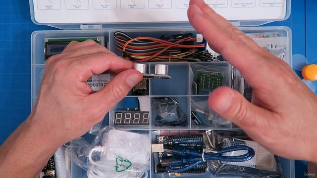 3.2. Hands on with the Arduino, Parts Kits, Solderless boards and Component Intros смотреть онлайн