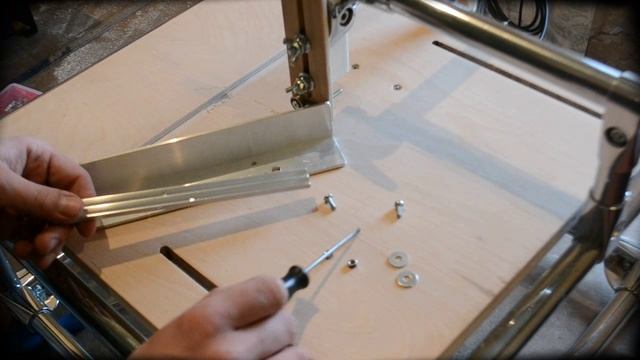 Лобзиковый станок. Перпендикулярный упор. Часть 4 смотреть онлайн