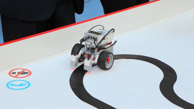 Окружной фестиваль робототехники в Чукотском автономном округе 2024. 1 этап «Гонки по линии» смотреть онлайн