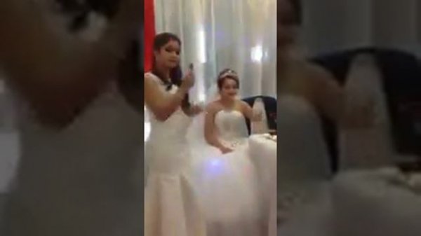 Цыган Саша Хрипа поёт на свадьбе