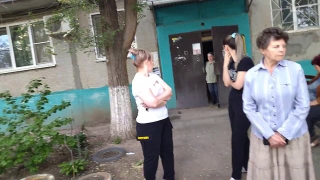 Жители с Луконина,10 на собрании сказали представителям УК "Комплекс-А" всё, что они о них думают. смотреть онлайн