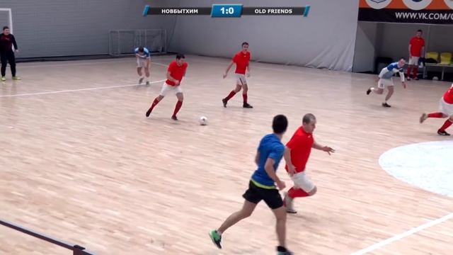 Чемпионат. Дивизион "Кировский". Old Friends - Новбытхим 0:2 (видеообзор) смотреть онлайн