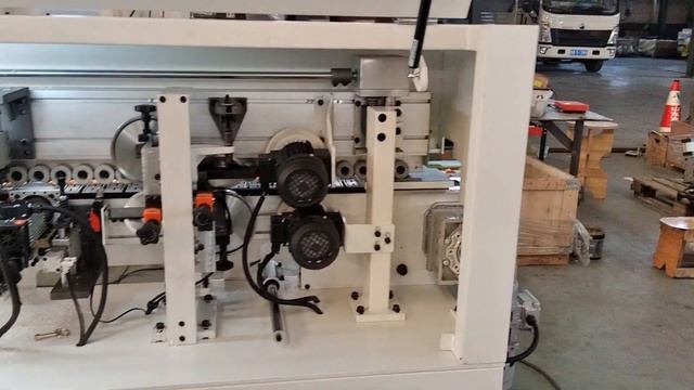 compact automatic edge banding machine ,with pre-miling смотреть онлайн
