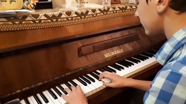 Виктор Бояринцев. Хроматическая гамма "Белый кот, чёрный кот и мышка" смотреть онлайн
