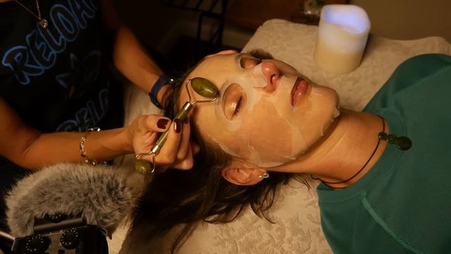 АСМР Уход за кожей лица, массаж и расчесывание - Relaxing Facial #asmr #asmrtingles