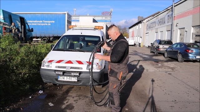 Naczepa typu Tiefbett z domkiem letniskowym narobiła kłopotów ! Policja objazdy polem i komplikacje смотреть онлайн