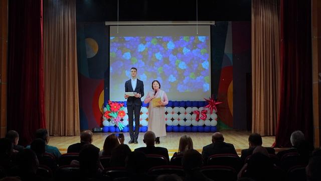75-летие школьного образования в посёлке Угольные Копи смотреть онлайн