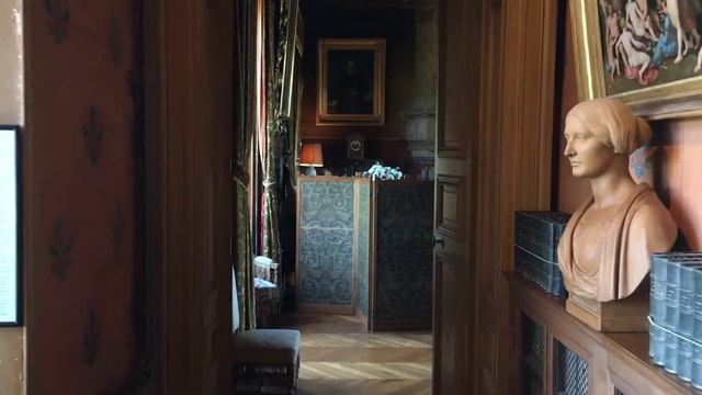 В коридоре замка Монтрезор Фнация смотреть онлайн