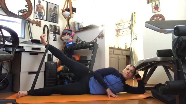Sidelying Isometric Leg Raises with Resistance Band смотреть онлайн
