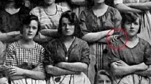 Тайна фотографии 1900 года шокирует. От увиденного мурашки по коже!