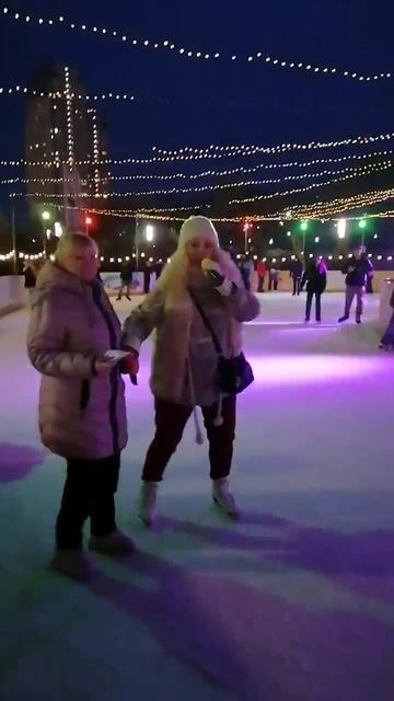 "Снежное счастье" на коньках! смотреть онлайн