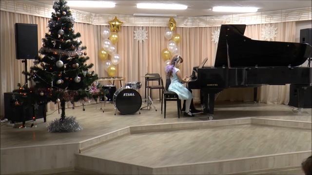 М. Красев, сл. З. Александровой «Маленькой елочке…» Исп. Овсейчик Марьяна и мама Дарья Васильевна смотреть онлайн