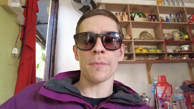 Залечь на дно в Покхаре. Цены в Непале в феврале. Район Lakeside, озеро, горы и город смотреть онлайн