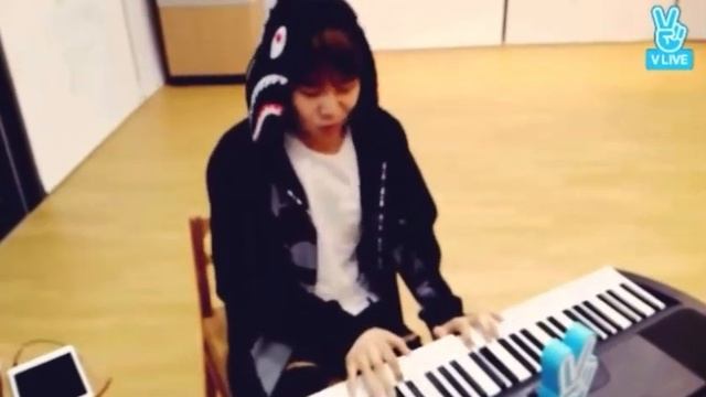 Jinho (Pentagon) - “Heaven” by Jamie Foxx (05.31.2016) смотреть онлайн