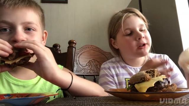 Мой первый мукбанг смотреть онлайн