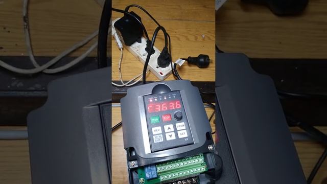 vfd and spindel 2.2kw wiring done and test смотреть онлайн