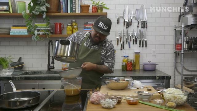 How To Make Miki Noodles with Sheldon Simeon смотреть онлайн