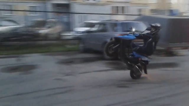 Stunt на Yamaha jog zr смотреть онлайн