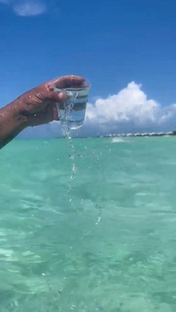 The clearest beach water you will ever see Amazing ! | cuba 🇨🇺 Pilar Beach | Cayo Coco смотреть онлайн