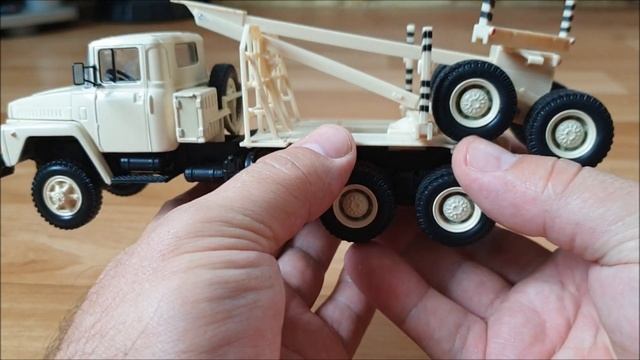 Diecast Kraz 6437 timber carrying Truck 1;43 Scale.Автомодели.Обзор смотреть онлайн