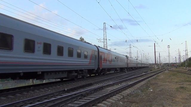 Электровоз ЭП1М-561 с поездом №146 Москва — Назрань смотреть онлайн