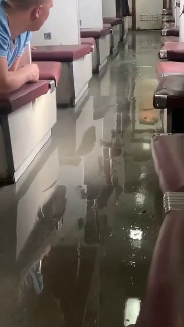 Потоп в поезде Рахов – Одесса смотреть онлайн