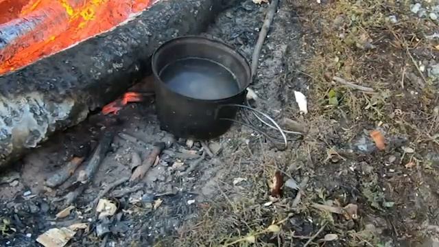 Построить убежище на заснеженной вершине горы для 2 человек смотреть онлайн