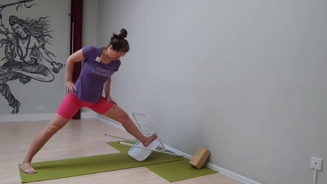 Урок 2-4. Паршвоттансана, Триконасана, Паршвоконасана и Вирабxадрасана 2 (20 мин)