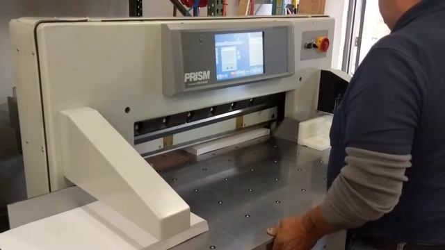 Prism PC32i 32-inch Paper Cutter (2012) смотреть онлайн