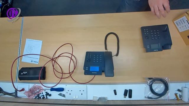 Yealink T31P Unboxing смотреть онлайн