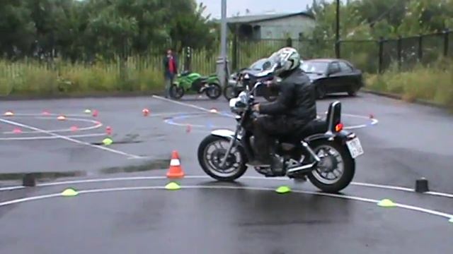 Упражнение № 1 Габаритный коридор габаритный полукруг разгон торможение Honda СB400. exercise bike смотреть онлайн