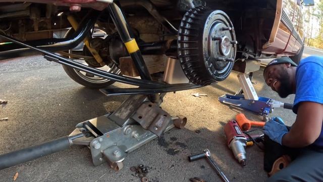 Project Rudolph 1991 Chevy S10 Part 2 Installing Belltech 4" Lowering Blocks on the Rear смотреть онлайн