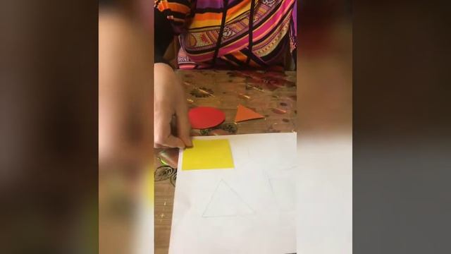 Дидактична гра "Хатинки для геометрічних фігур" смотреть онлайн
