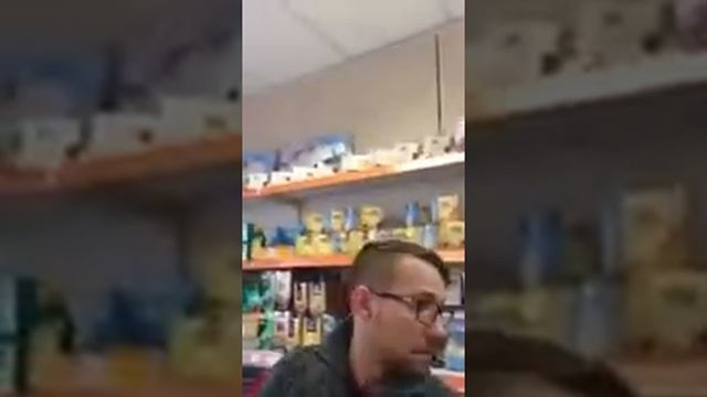 придурок в магазине смотреть онлайн