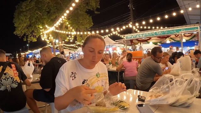 Пхукет Таиланд. Sunday Walking Night Market. Naka Market. Tinidee Golf Resort At Phuket. Пхукет Таун