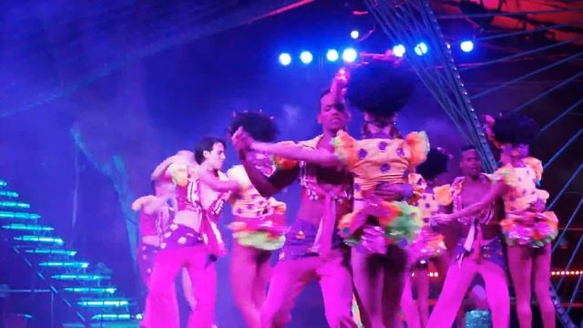 Tropicana: A Night At The Club смотреть онлайн