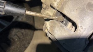 Как вдавить тормозной цилиндр vesta