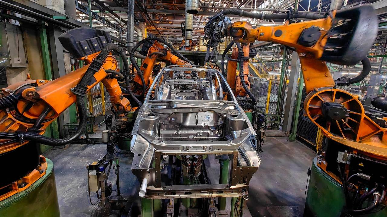 Как устроен АВТОВАЗ. Где проходит сварка кузова Lada смотреть онлайн