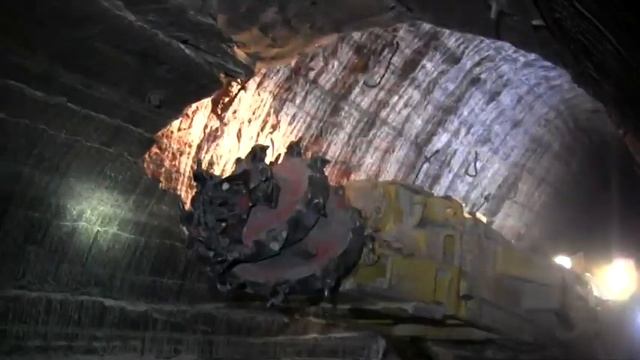 Комбайн избирательного действия КИД-220М в шахте смотреть онлайн