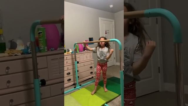 Ada’s Bar Tricks смотреть онлайн