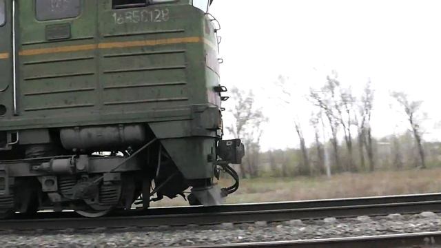 2ТЭ116-906 следует резервом на ст. Урбах смотреть онлайн
