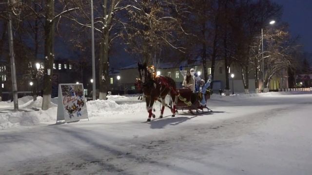 На центральной площади города состоялось открытие зимнего городка смотреть онлайн
