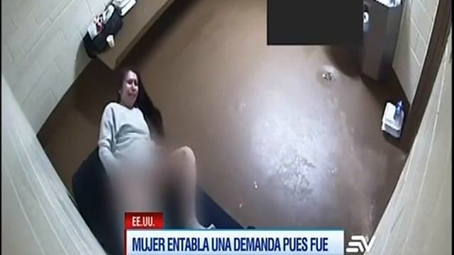 Mujer da a luz sola y sin ayuda en una cárcel de EEUU смотреть онлайн