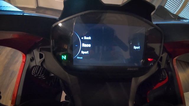 2023 Ducati Panigale - HOW TO: Buttons & Switches смотреть онлайн
