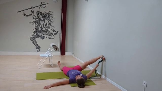 Урок 2-2.  Супта Падангуштxасана 1 и 2, Адxо Мукxа Шванасана и Уттанасана на стуле (19 мин)