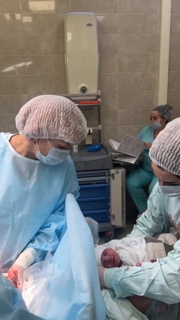 Естественные роды и мягкое КС в 7 роддоме Юдина 💫 #кесарево #роддом #акушерка смотреть онлайн