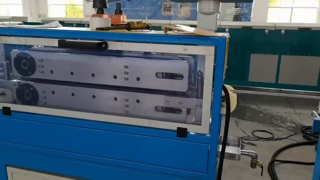 Rubber extrusion spiral gas pipe production line смотреть онлайн